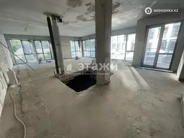 4-комнатная квартира, этаж 1 из 3, 230 м²