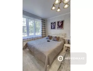1-комнатная квартира, этаж 1 из 4, 17 м², посуточно