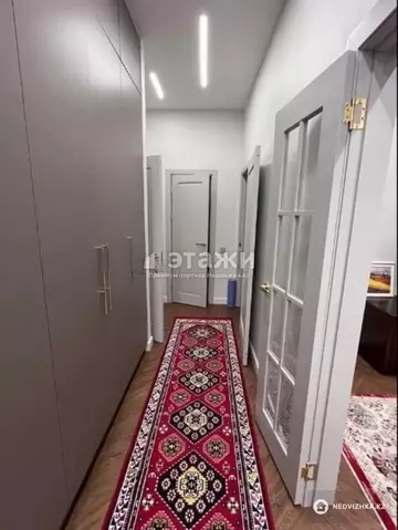 3-комнатная квартира, этаж 10 из 12, 83 м²