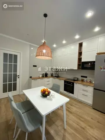 3-комнатная квартира, этаж 2 из 19, 94 м²