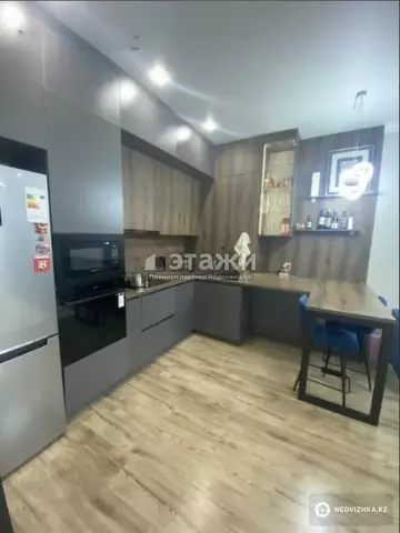 2-комнатная квартира, этаж 10 из 10, 54 м²