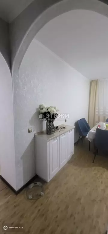 3-комнатная квартира, этаж 2 из 17, 90 м²