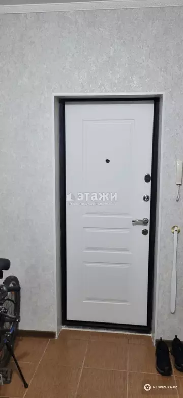 3-комнатная квартира, этаж 2 из 17, 90 м²