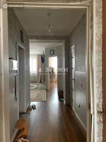 3-комнатная квартира, этаж 4 из 10, 76 м²