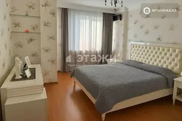 2-комнатная квартира, этаж 7 из 10, 81 м²