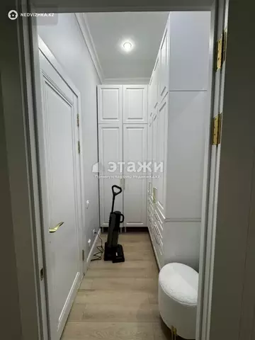 2-комнатная квартира, этаж 9 из 9, 76 м²