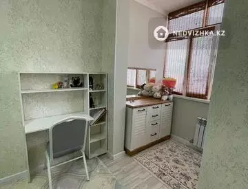 2-комнатная квартира, этаж 8 из 10, 76 м²