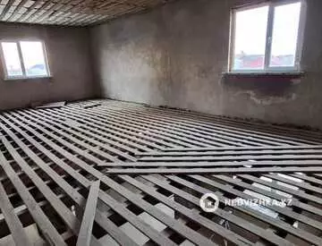 5-комнатный дом, 0.6 соток, 200 м²