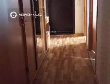 3-комнатная квартира, этаж 9 из 10, 60 м²