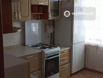 3-комнатная квартира, этаж 9 из 10, 60 м²