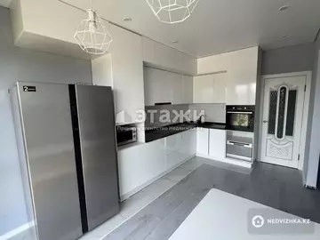 3-комнатная квартира, этаж 9 из 13, 95 м², на длительный срок