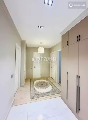 3-комнатная квартира, этаж 1 из 10, 90 м²