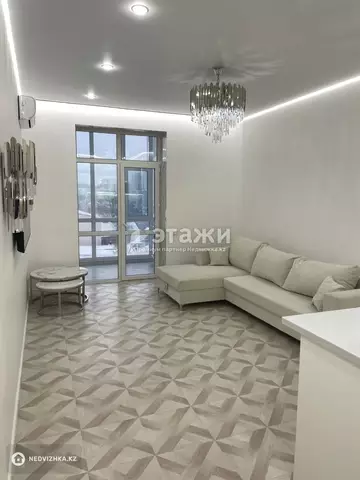 2-комнатная квартира, этаж 4 из 10, 61 м²