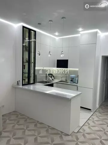 2-комнатная квартира, этаж 4 из 10, 61 м²