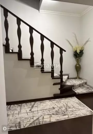 3-комнатная квартира, этаж 8 из 9, 106 м²