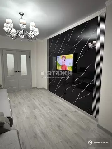 2-комнатная квартира, этаж 4 из 14, 55 м²