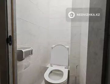 4-комнатная квартира, этаж 4 из 5, 77 м²