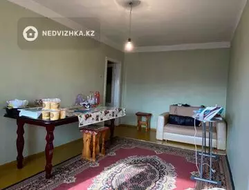 3-комнатная квартира, этаж 4 из 4, 52 м²