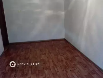 2-комнатная квартира, этаж 4 из 5, 42 м²