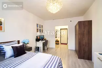 2-комнатная квартира, этаж 4 из 7, 55 м²