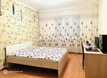 3-комнатная квартира, этаж 4 из 9, 80 м²