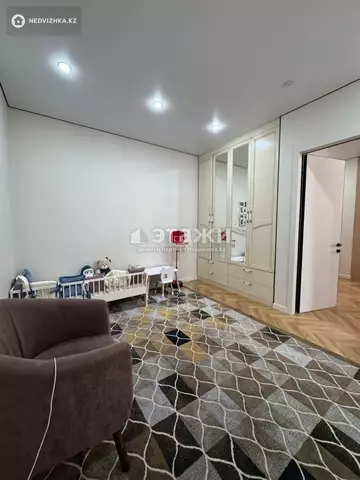 2-комнатная квартира, этаж 8 из 10, 62 м²