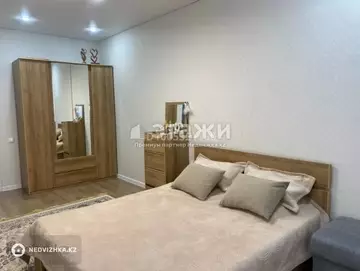 3-комнатная квартира, этаж 2 из 10, 77 м²