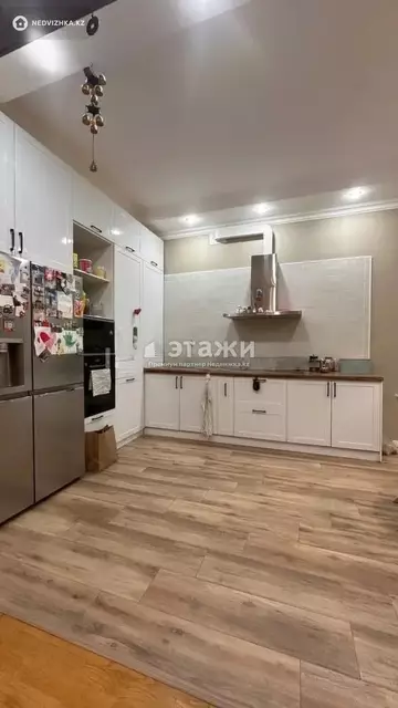 2-комнатная квартира, этаж 4 из 4, 106 м²
