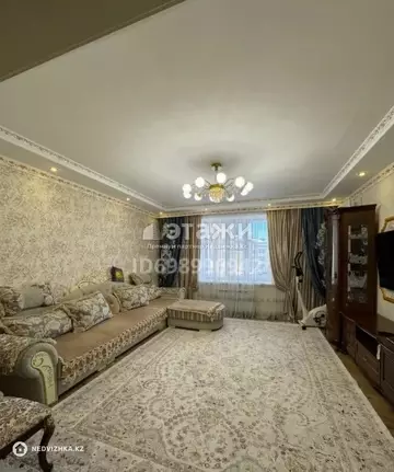 3-комнатная квартира, этаж 3 из 6, 90 м²