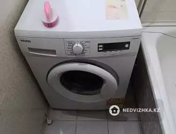 2-комнатная квартира, этаж 3 из 9, 51 м², на длительный срок