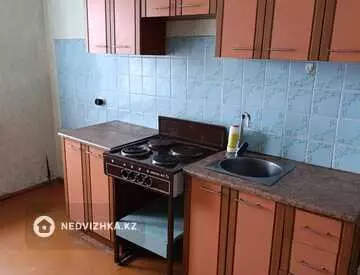 2-комнатная квартира, этаж 3 из 9, 51 м², на длительный срок