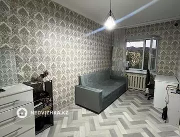 3-комнатная квартира, этаж 4 из 5, 56 м²