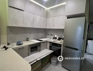 2-комнатная квартира, этаж 10 из 12, 51 м²