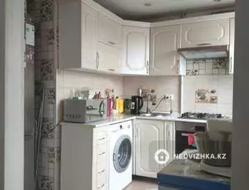 2-комнатная квартира, этаж 4 из 5, 48 м²