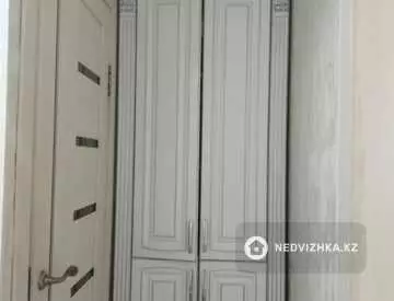 2-комнатная квартира, этаж 4 из 5, 48 м²