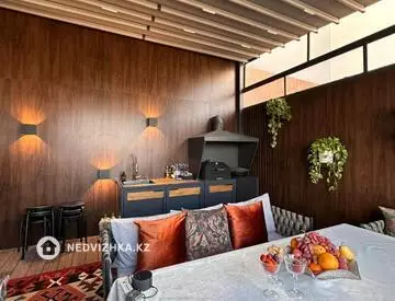 3-комнатная квартира, этаж 12 из 12, 145 м²