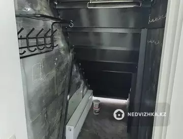 Офисное помещение, этаж 1 из 16, в жилом доме, 70 м²