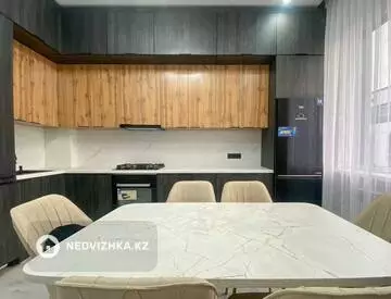 2-комнатная квартира, этаж 3 из 4, 50 м², на длительный срок