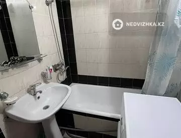 2-комнатная квартира, этаж 3 из 5, 52 м², на длительный срок