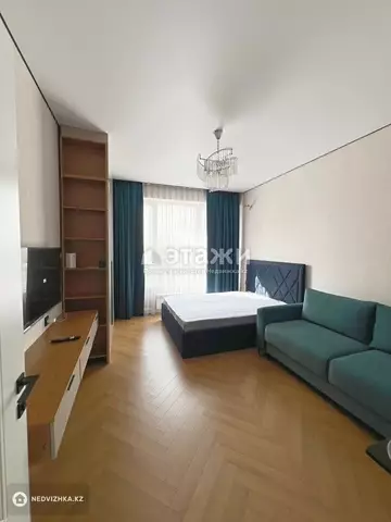 1-комнатная квартира, этаж 9 из 12, 40 м², на длительный срок