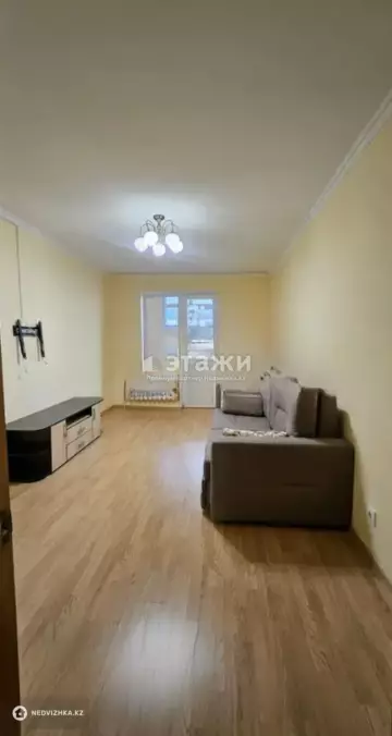 1-комнатная квартира, этаж 10 из 15, 55 м²