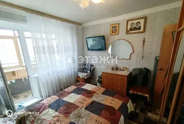 4-комнатная квартира, этаж 3 из 5, 64 м²