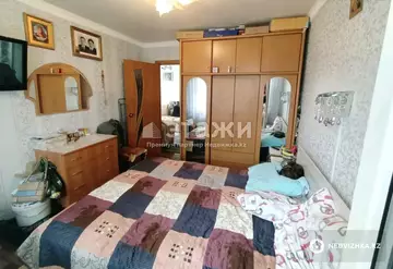 4-комнатная квартира, этаж 3 из 5, 64 м²
