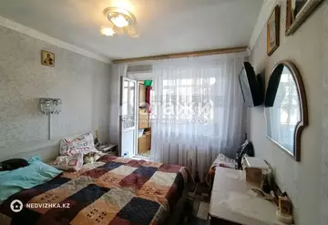4-комнатная квартира, этаж 3 из 5, 64 м²