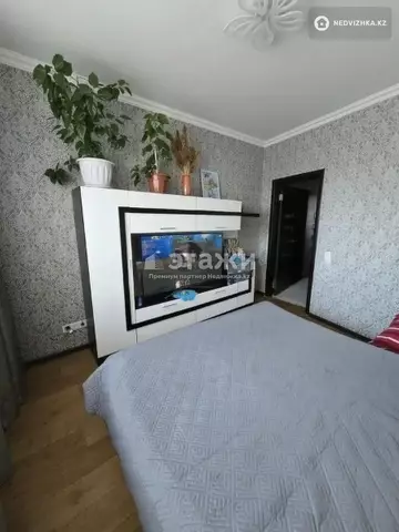 3-комнатная квартира, этаж 9 из 12, 80 м²