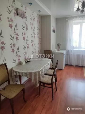 2-комнатная квартира, этаж 4 из 9, 72 м²