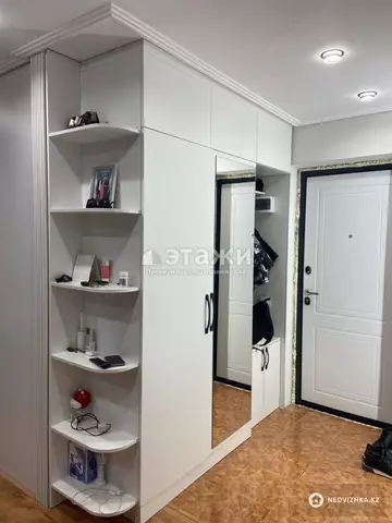 2-комнатная квартира, этаж 10 из 10, 60 м²