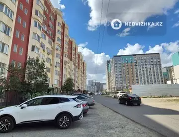 4-комнатная квартира, этаж 2 из 9, 123 м²