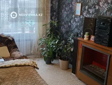 3-комнатная квартира, этаж 9 из 10, 64 м²