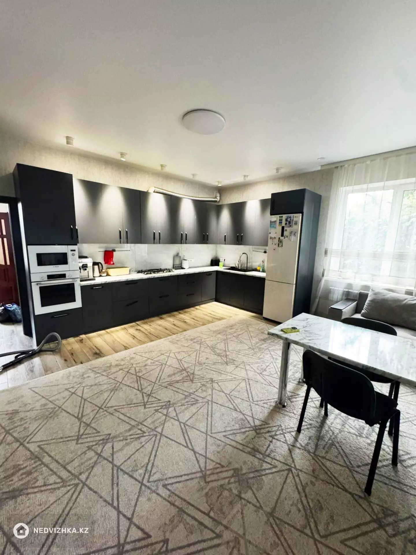 250 м², 5-комнатный дом, 5 соток, 250 м², изображение - 1